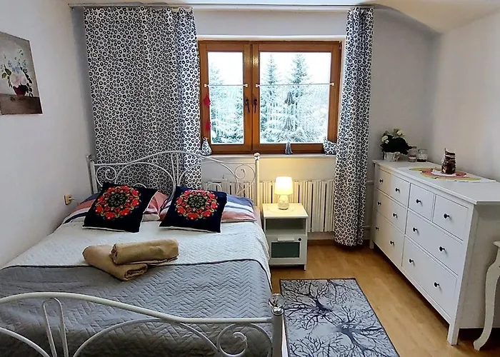 Szymusiowa בית אירוח שצ'צ'ירק